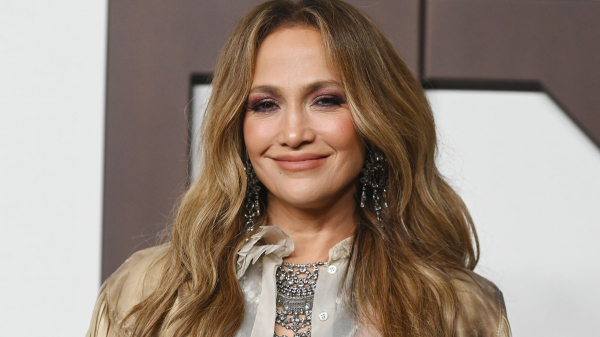 Jennifer Lopez’s Gucci Nails Clash With Her Outfit in the Most Luxurious Way – See Photos