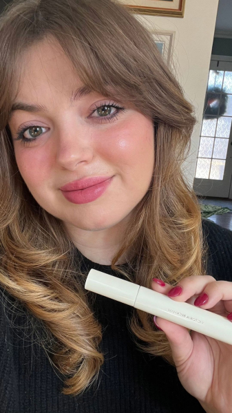 Sarah Hoffmann after applying the Victoria Beckham Vast Lash Mascara